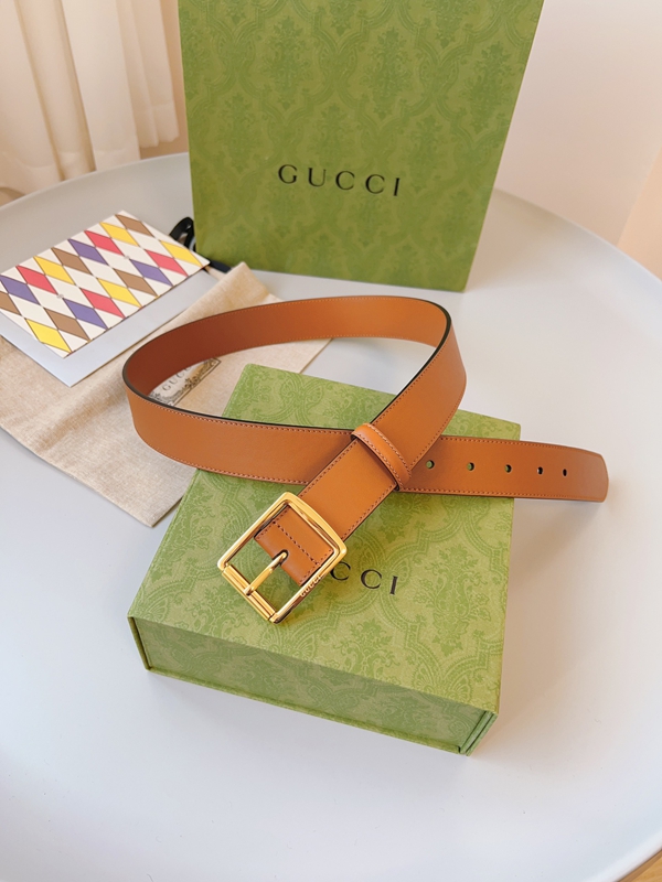 スーパーコピーグッチベルト着用イメージ